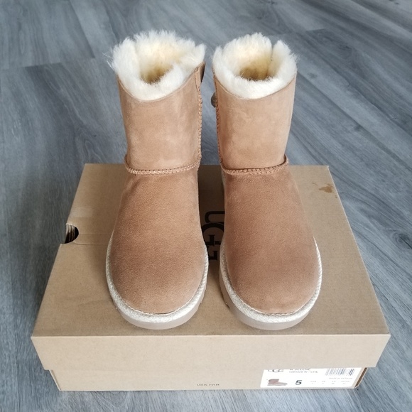 UGG Selene Suede Boot. - Picture 3 of 13